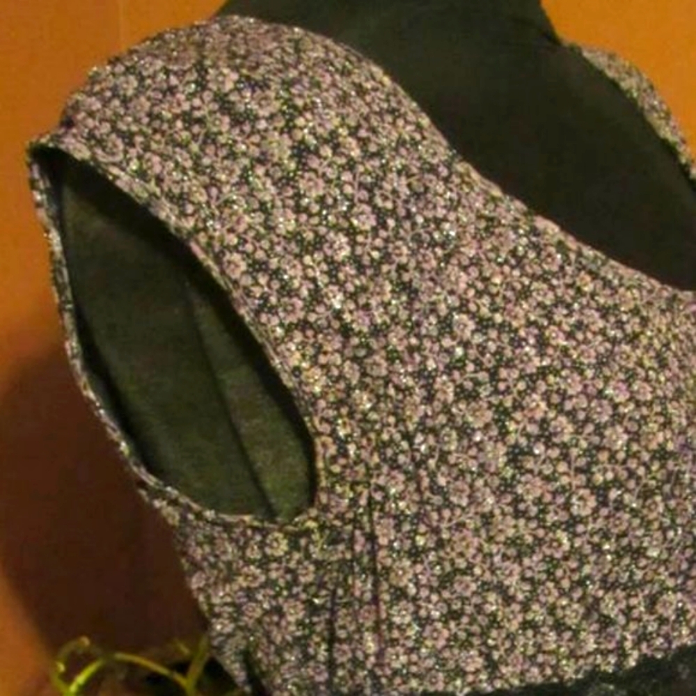 💜 Adorable Vintage Sparkly Lavender & Black Floral Lace Top - MJ - Picture 9 of 11